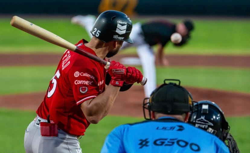 Gana Toros duelo en la cima