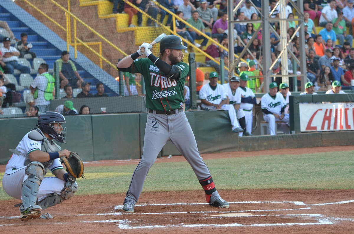 Bombardea Toros el 'cuartel'