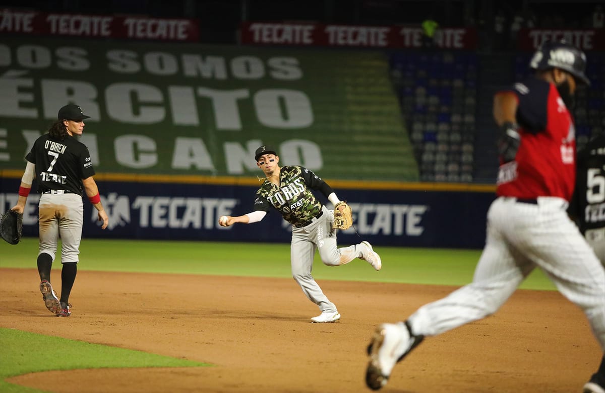 Cae Toros en debut de Homar Rojas
