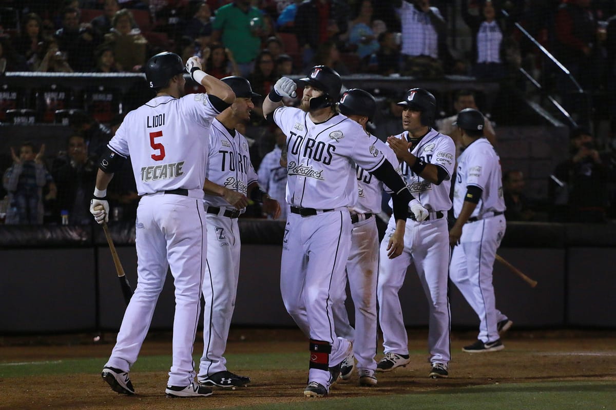Reciben Toros a Acereros