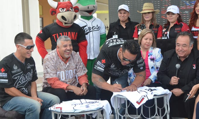 Firman Toros convenio con Nissan