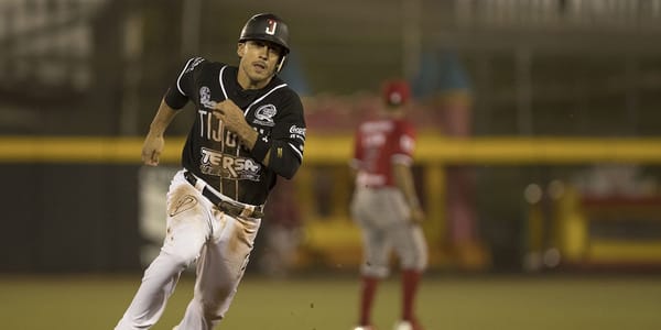 HUNDEN TOROS AL GALEÓN AL ABRIR SERIE EN TIJUANA