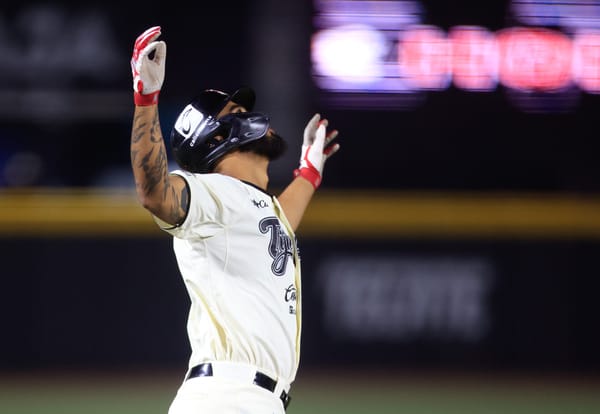 TOROS SE CALIENTA Y GANA SERIE