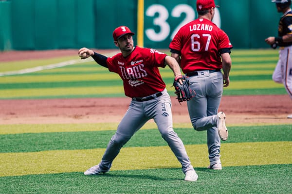 CAE TOROS EN INTENTO DE BARRIDA 