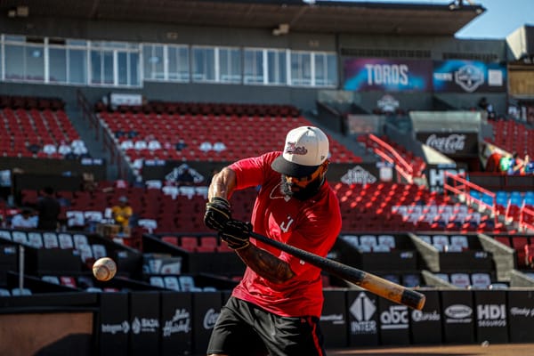 CAE TOROS EN INTENTO DE BARRIDA 